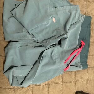 Figs hydro green scrub set size small